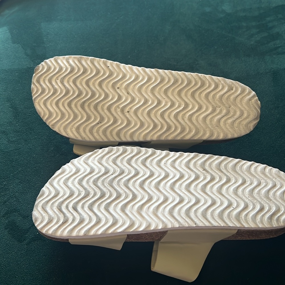 Steve Madden sandals. Pokey style size 6 1/2 used once. Beige mint color - Picture 3 of 4